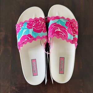 Vineyard Vines Painted Rose Pool Slides